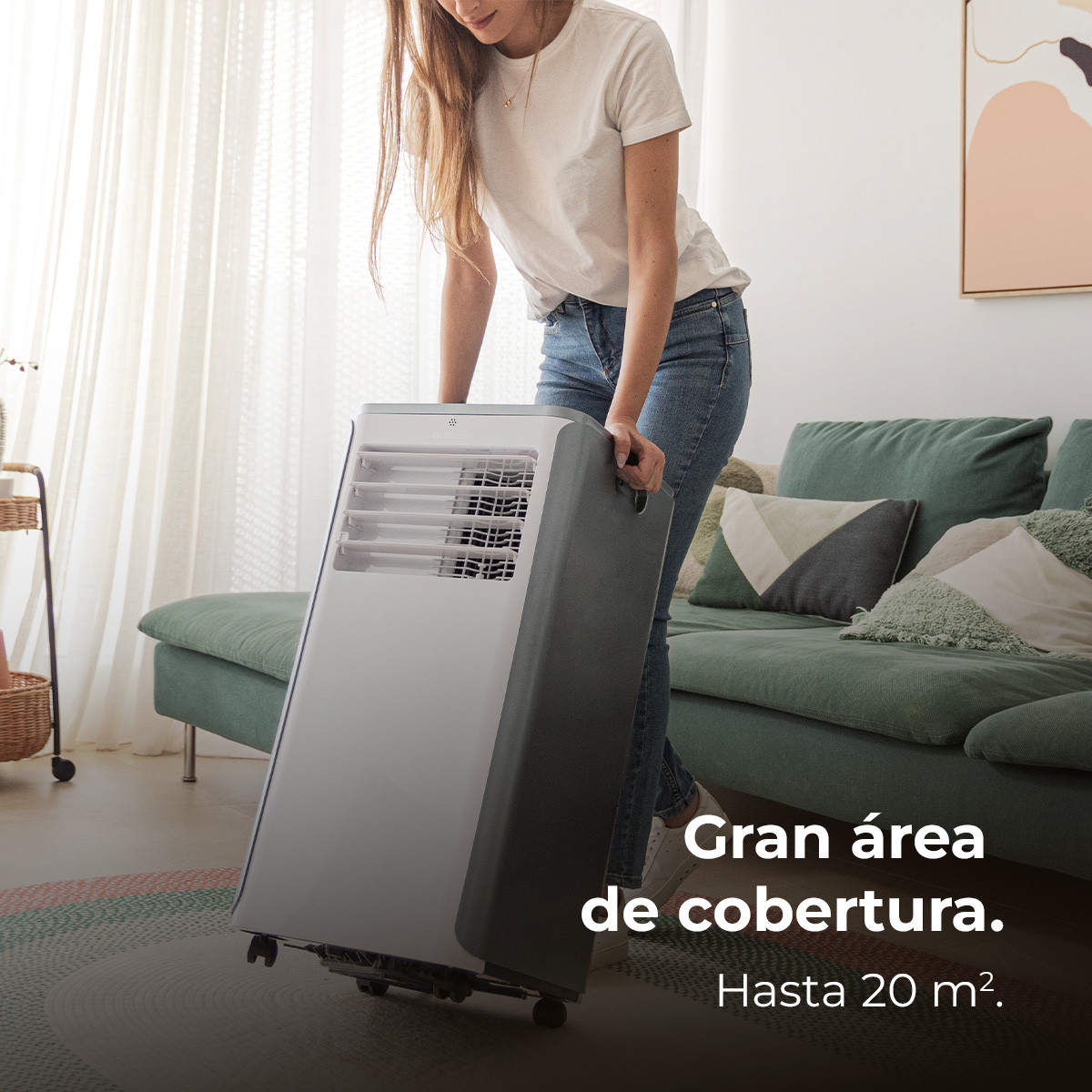 Su clasificación energética A asegura un consumo moderado de electricidad gracias a su excelente funcionamiento de manera tan eficaz como eficiente. El aire acondicionado utiliza el gas R-290, respetuoso con el medioambiente y apenas contaminante. El filtro de aire es capaz de frenar las partículas más grandes del aire y conseguir así una mayor calidad del mismo.
