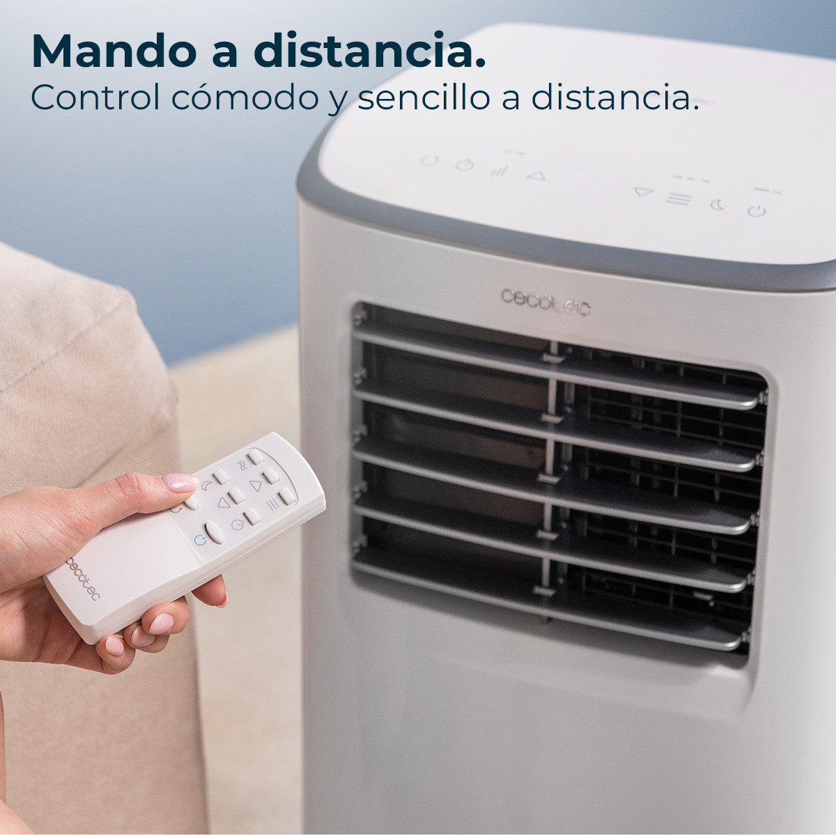 Su panel de control superior táctil permite controlar el funcionamiento del aire acondicionado de manera cómoda y sencilla. Posee mando a distancia para controlar el aire acondicionado cómodamente desde cualquier lugar sin tener que acercarse al mismo para cambiar su configuración. La pantalla LED muestra todas las configuraciones posibles y destaca las que se están utilizando en cada momento con el fin de ofrecer un sencillo control del aire acondicionado.