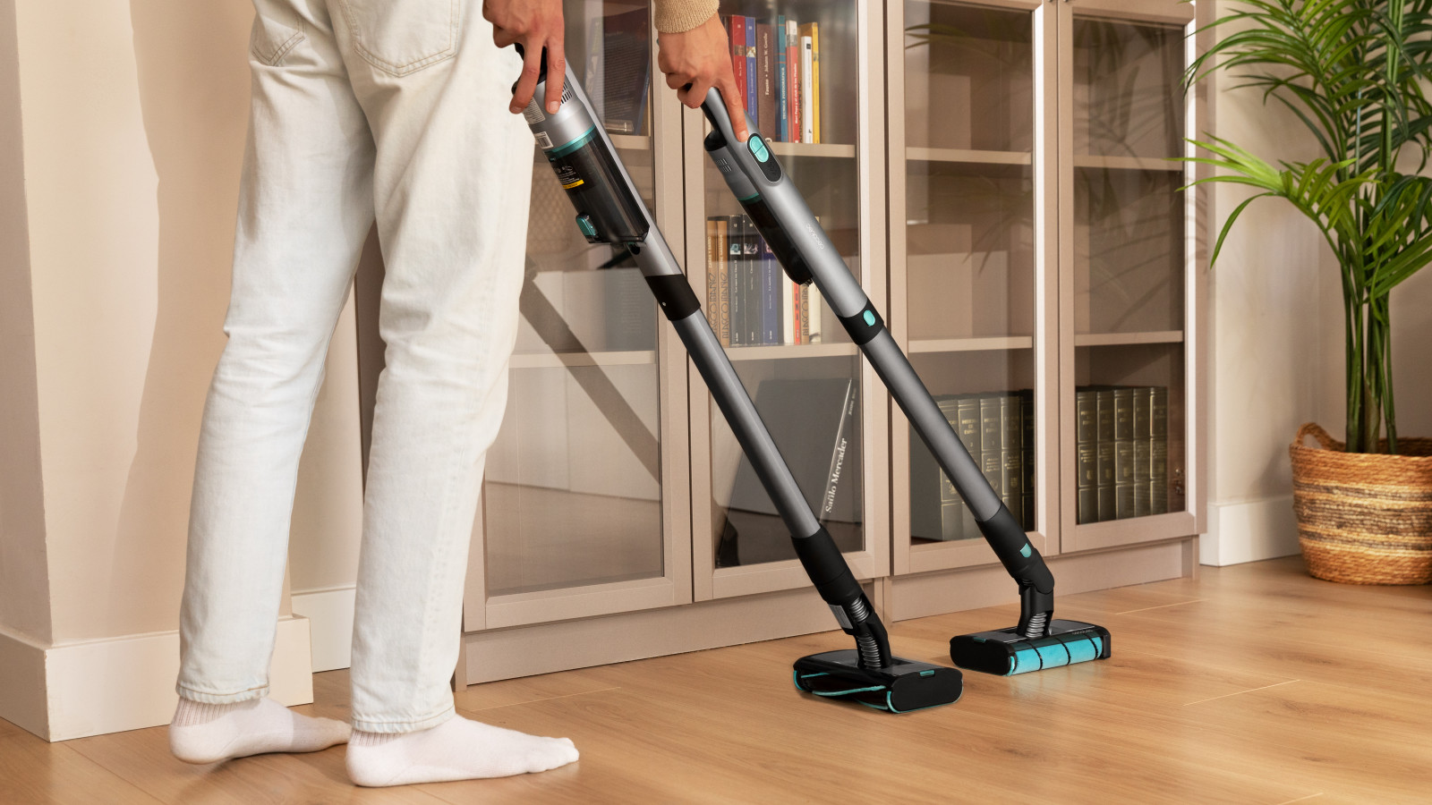 Dos modos de funcionamiento, Eco y Turbo, para adaptar su uso a cada circunstancia. 
Máxima eficiencia a lo largo de toda su vida útil gracias a la tecnología Cyclonic System. Incorpora los últimos avances en aspiración para separar las partículas por fuerza centrífuga.
