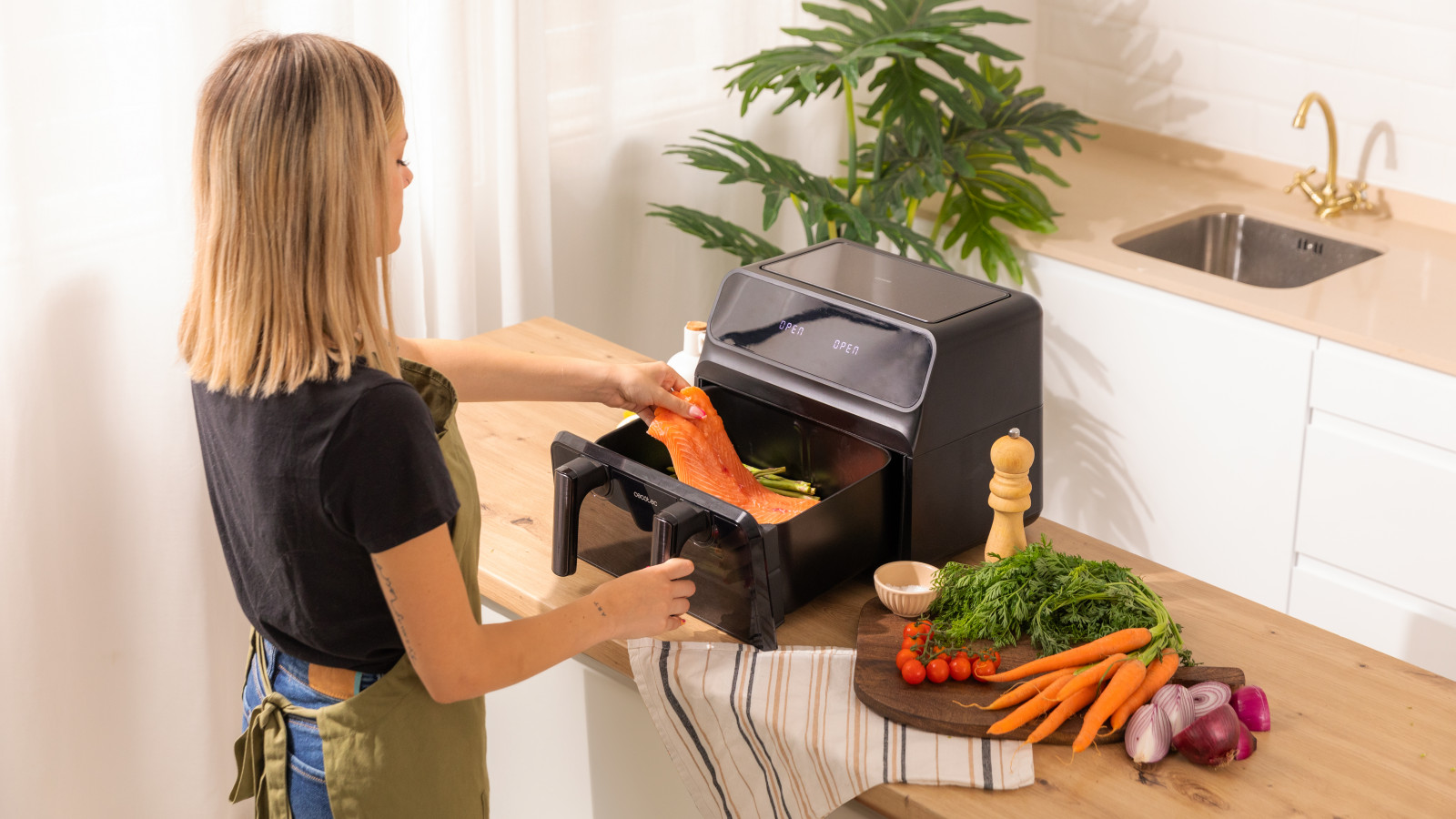 2200 W de potencia para cocinar de manera rápida todos los platos.