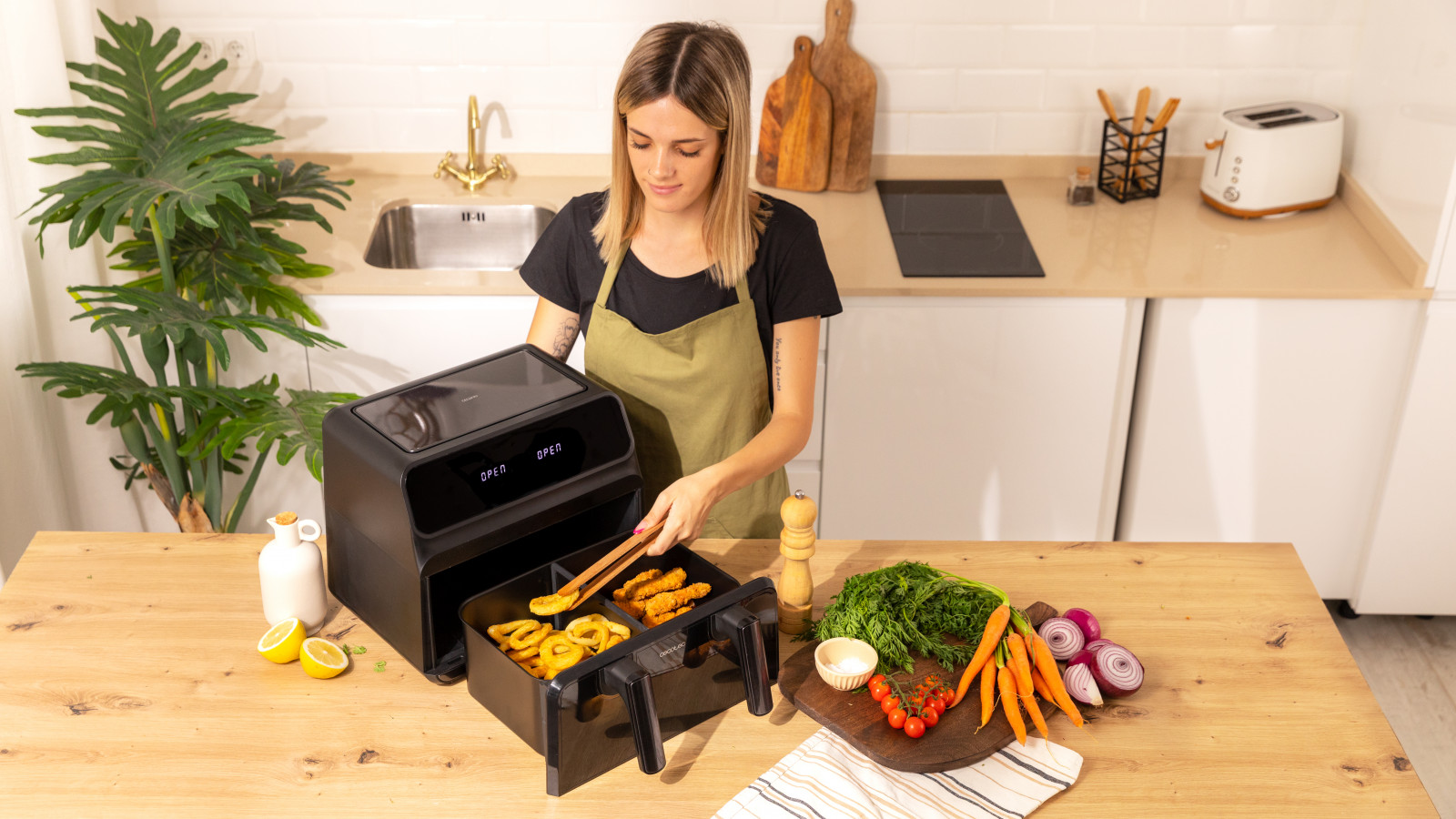 8 modos preconfigurados que establecen el tiempo y la temperatura necesarios para cocinar distintos tipos de alimentos.