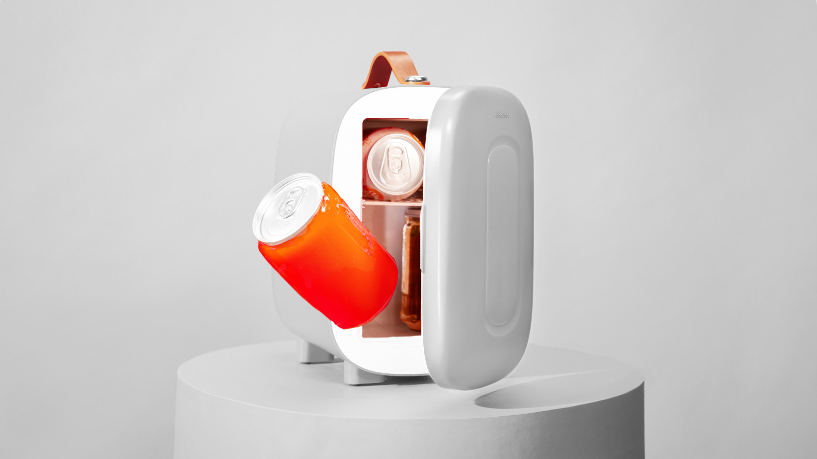 Capacidad de 4 litros para que almacenes bebidas, alimentos o aquello que desees.
