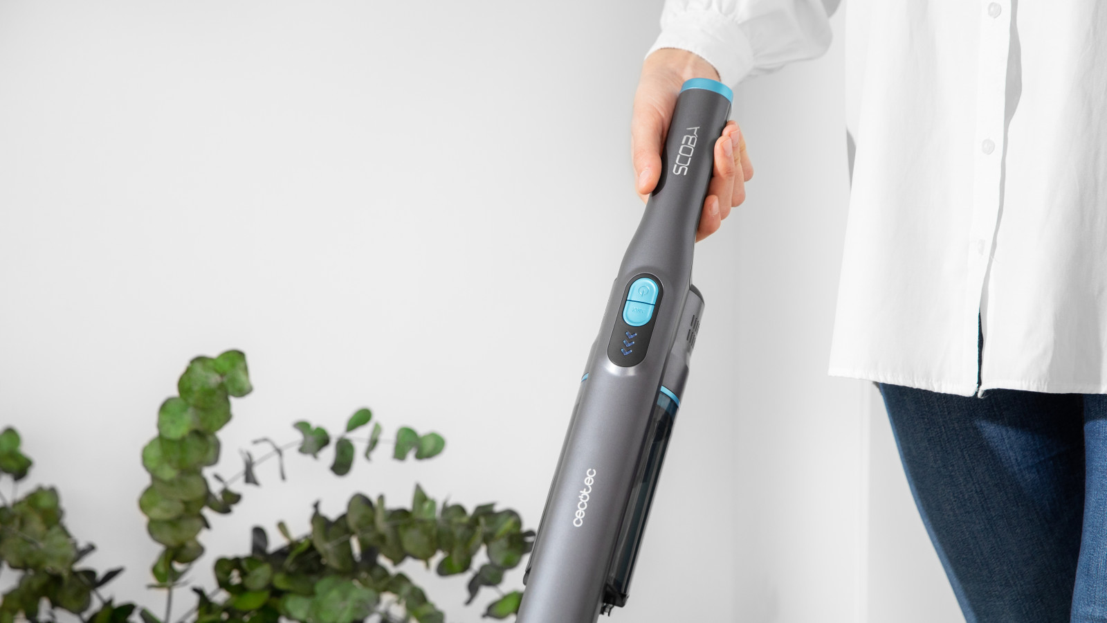 Sistema Battery 16,8 V con una batería extraíble de Ion-Litio de 2500 mAh y 16,8 V que consigue una autonomía de hasta 45 minutos.*