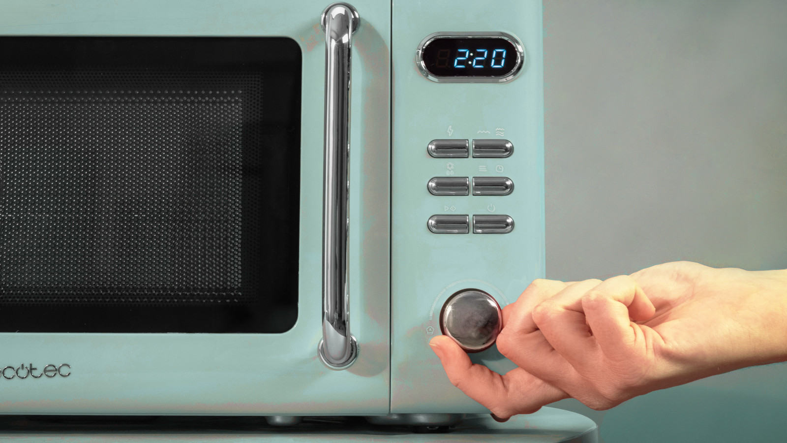 El microondas te avisará en el momento en el que se hayan terminado de preparar tus recetas con su señal de fin de cocción. Elige entre sus 8 programas de cocción automática para obtener el punto justo de tus preparaciones.