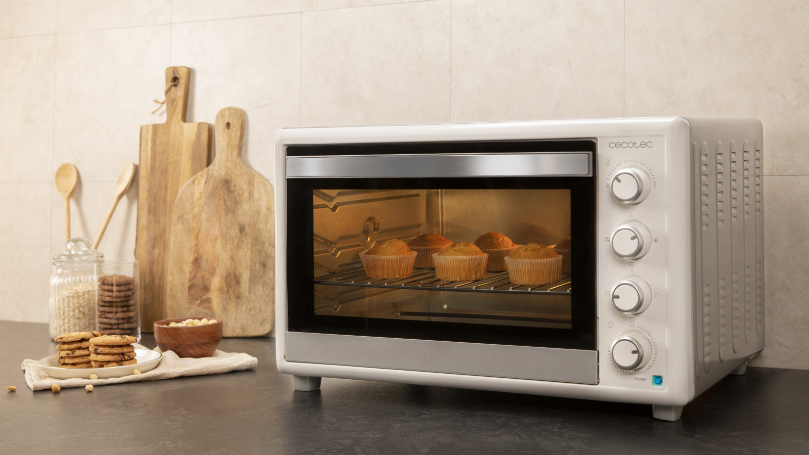 Gran potencia de 2200 W que garantiza el máximo rendimiento de tu horno.
