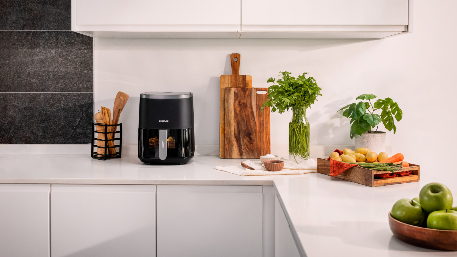 9 modos preconfigurados que establecen el tiempo y la temperatura necesarios para cocinar distintos tipos de alimentos.