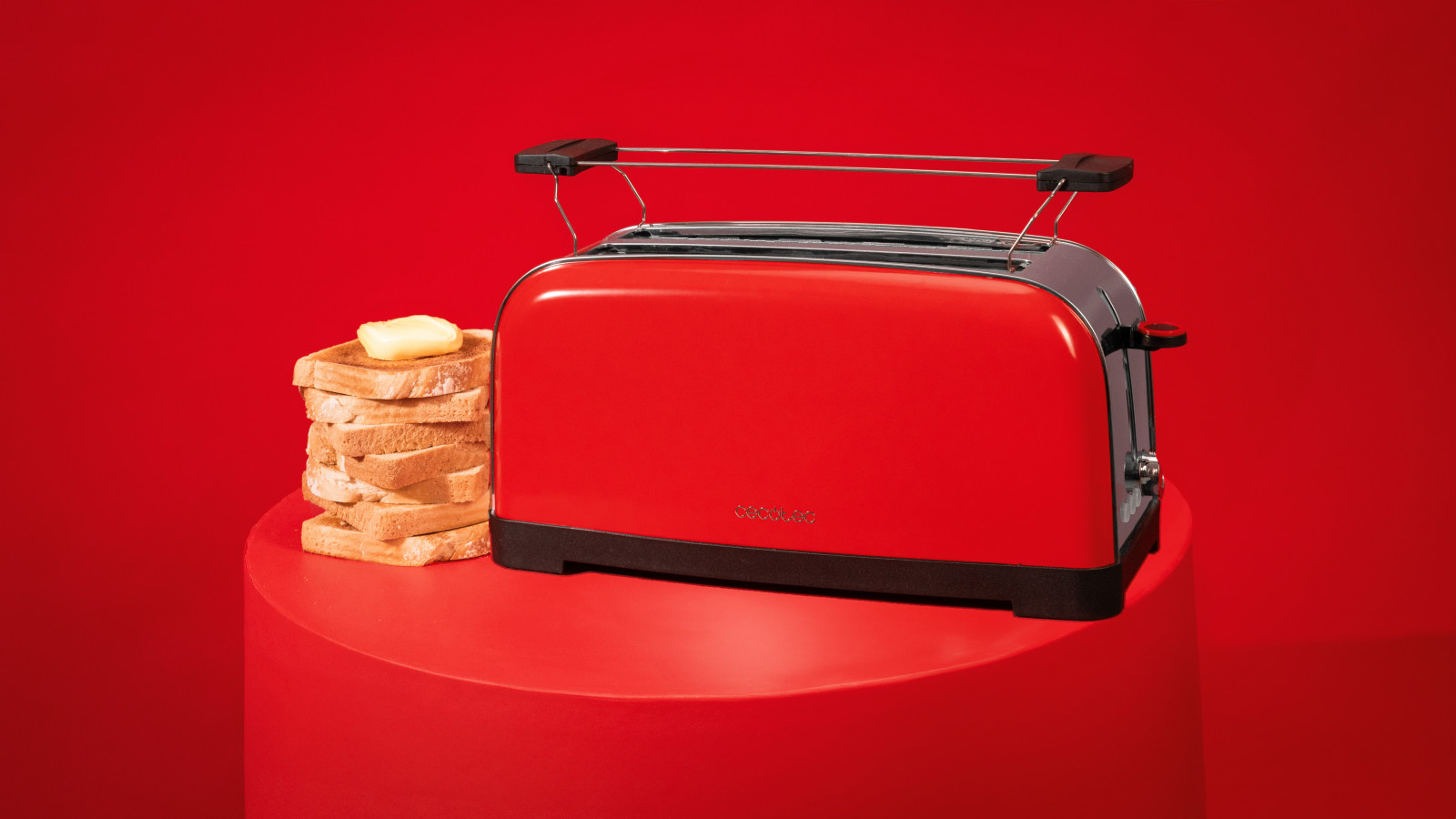 Acabados en acero inoxidable de alta calidad que garantizan durabilidad y aportan un toque de diseño a tu cocina.