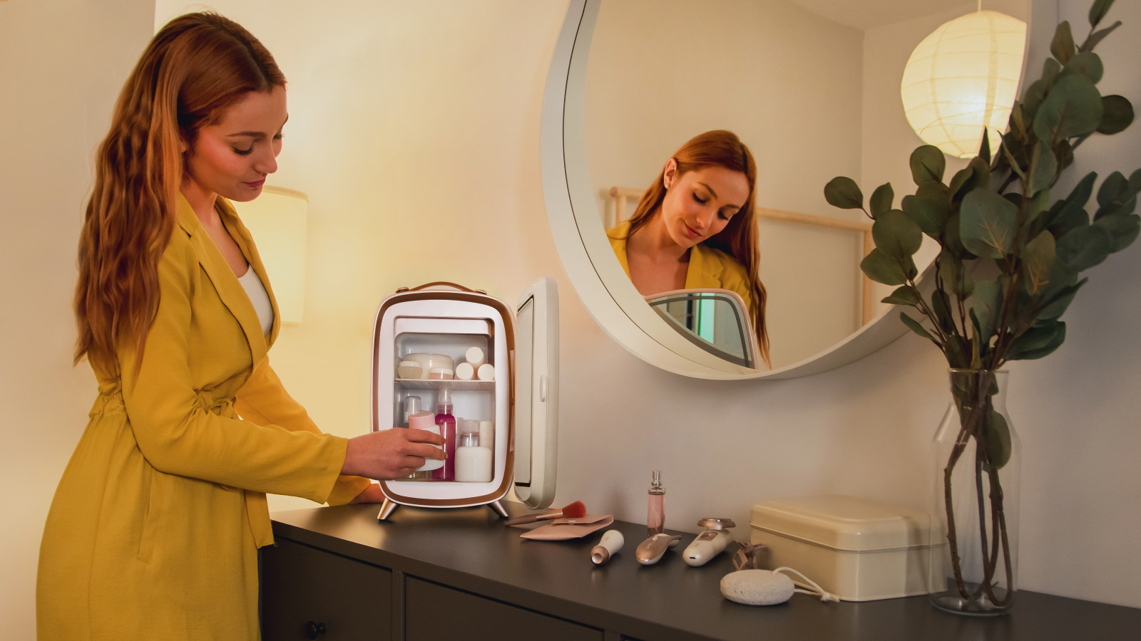 Nuestra CoolingBeauty tiene un volumen de 6 litros, teniendo capacidad para guardar tus productos de belleza en su interior