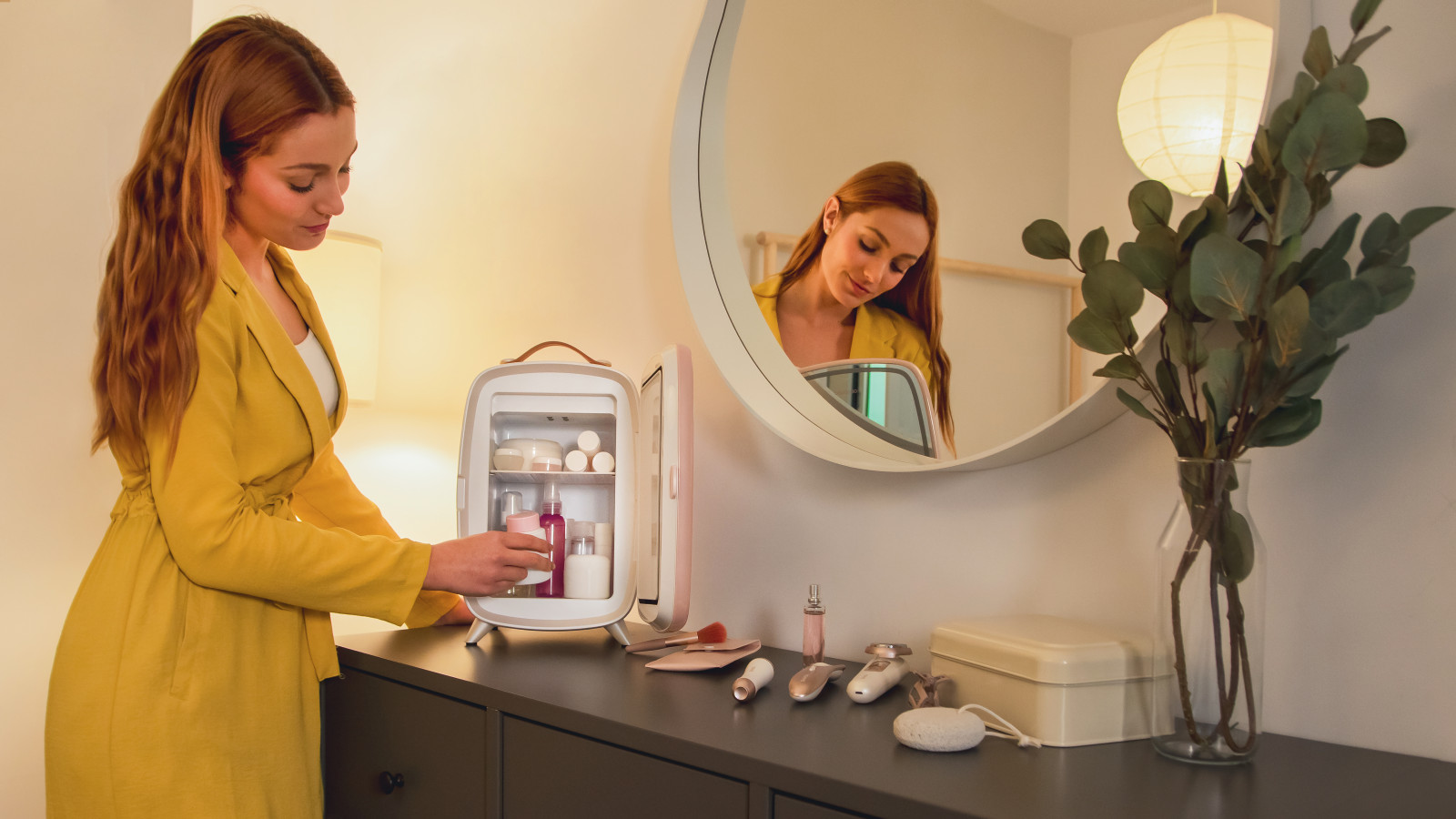 Nuestra CoolingBeauty tiene un volumen de 6 litros, teniendo capacidad para guardar tus productos de belleza en su interior