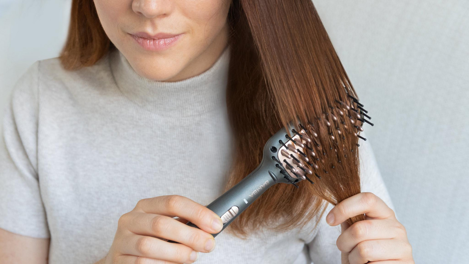 El cepillo alisador de Cecotec está diseñado para alisar el cabello sin restar volumen, de forma rápida y fácil.