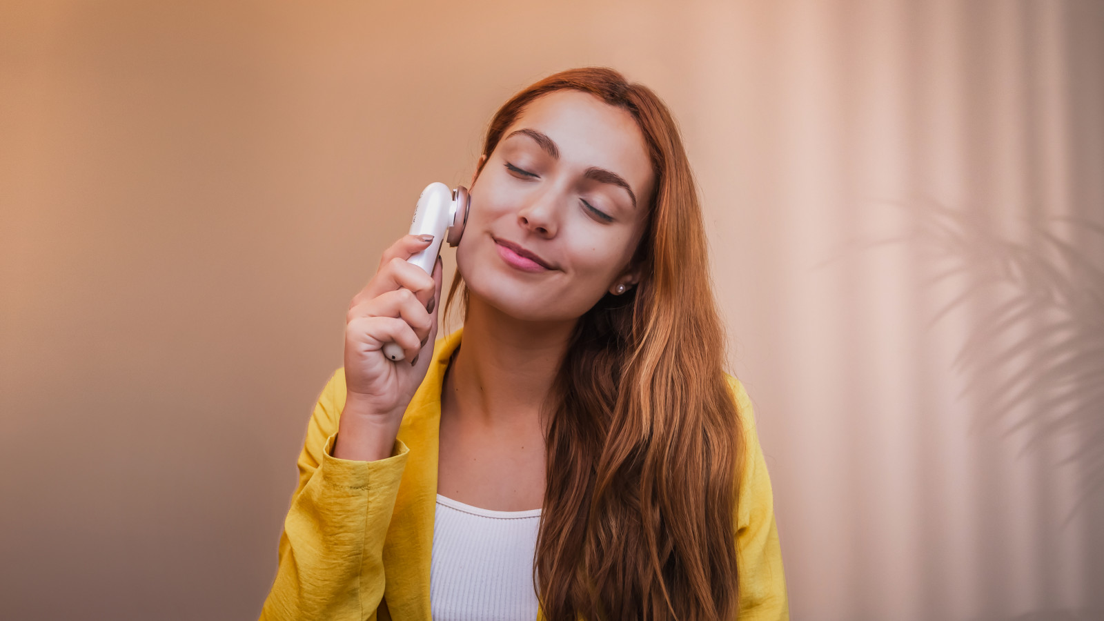 Limpieza profunda: incluye un anillo para enganchar los discos de algodón en el cabezal, lo cual ofrece una limpieza profunda del rostro facial.