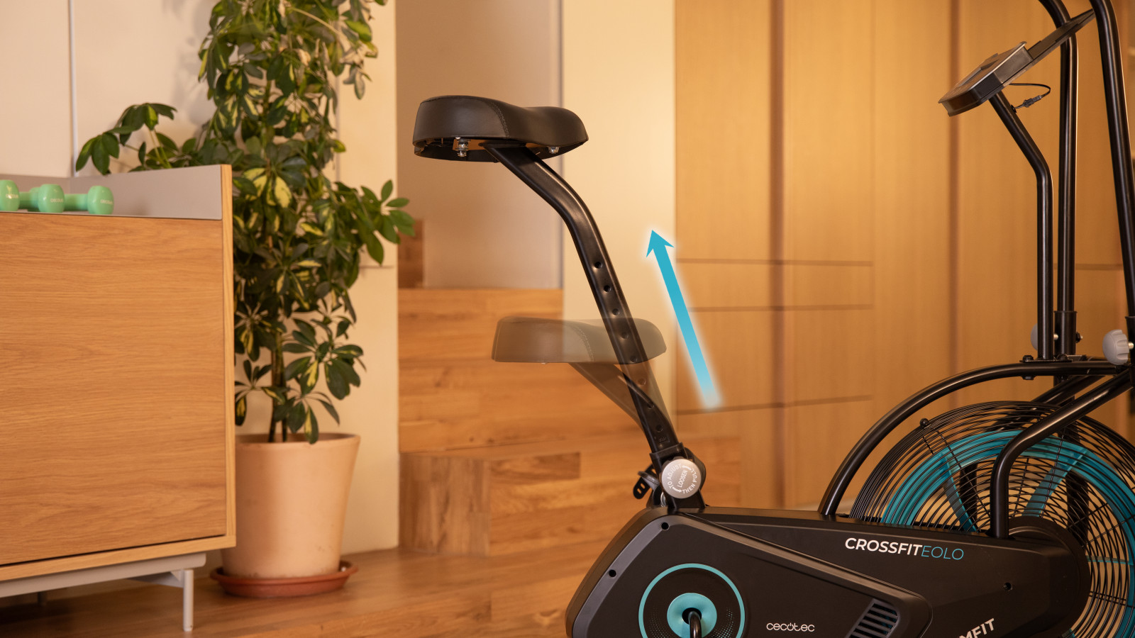 Pedaleo bidireccional: pedalea hacia delante y hacia atrás y alcanza una mayor diversidad en el entrenamiento ejercitando diferentes músculos.