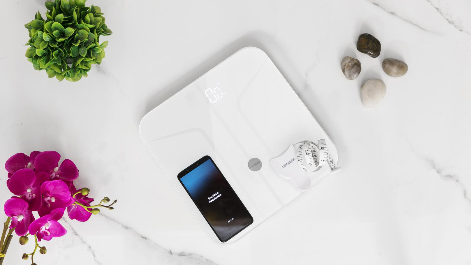 Báscula con conectividad Bluetooth 4.0 y medición de Impedancia Bioeléctrica (BIA) con un análisis corporal completo, con medición precisa de 10 parámetros: peso, grasa corporal, índice de masa corporal, masa muscular, hueso, edad corporal, agua, grasa visceral, metabolismo basal y evaluación de la condición física.
