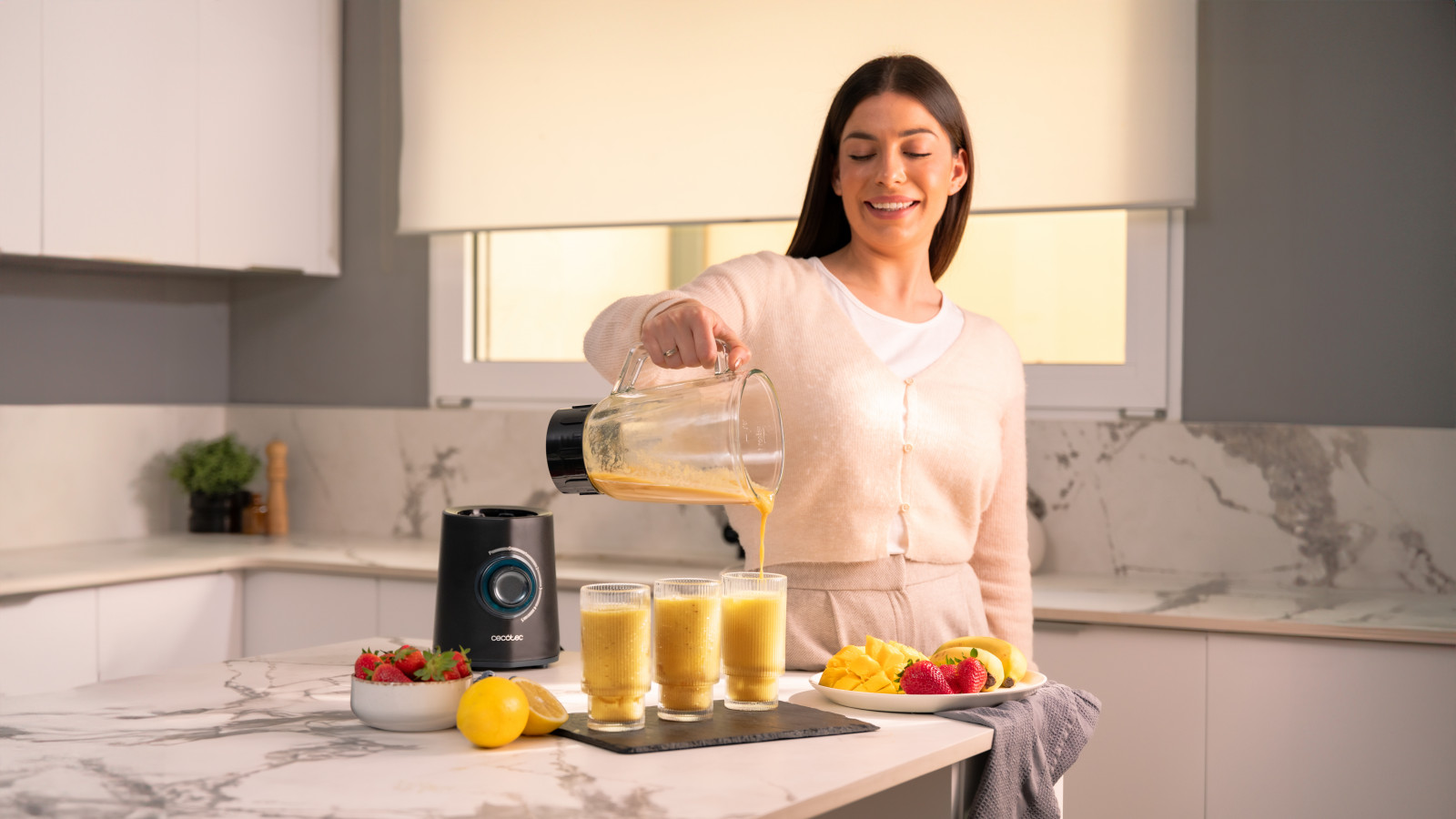 Cuchilla de 6 hojas diseñadas para generar un movimiento constante de los alimentos y garantizar unos resultados finos y homogéneos en poco tiempo.