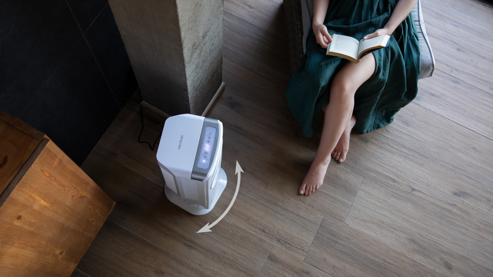 Temporiza hasta 12 horas: temporizador programable un máximo de 12 horas que permite seleccionar el tiempo de funcionamiento deseado y, tras el mismo, el ventilador se apagará. 2 enfriadores: junto con el climatizador se incluyen también 2 enfriadores, ideales para disminuir la temperatura del agua, y por lo tanto, del flujo de aire.