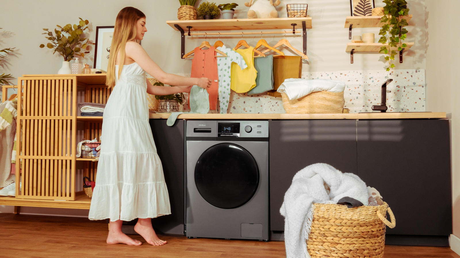Con una capacidad de 7 kg, esta lavadora es ideal para familias, permitiéndote lavar grandes cantidades de ropa en un solo ciclo.