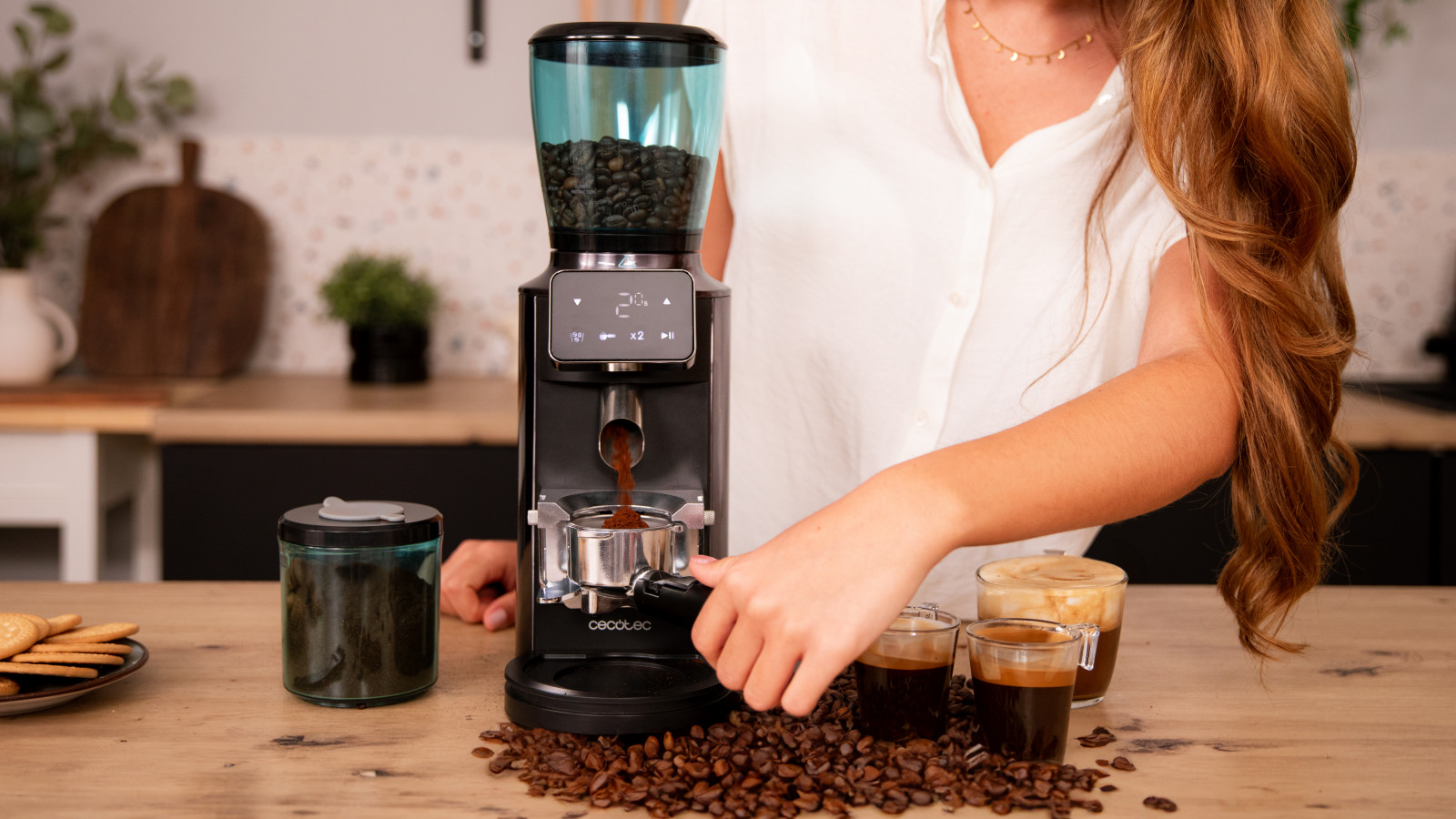 Potencia máxima de 150 W: muele el café rápidamente.