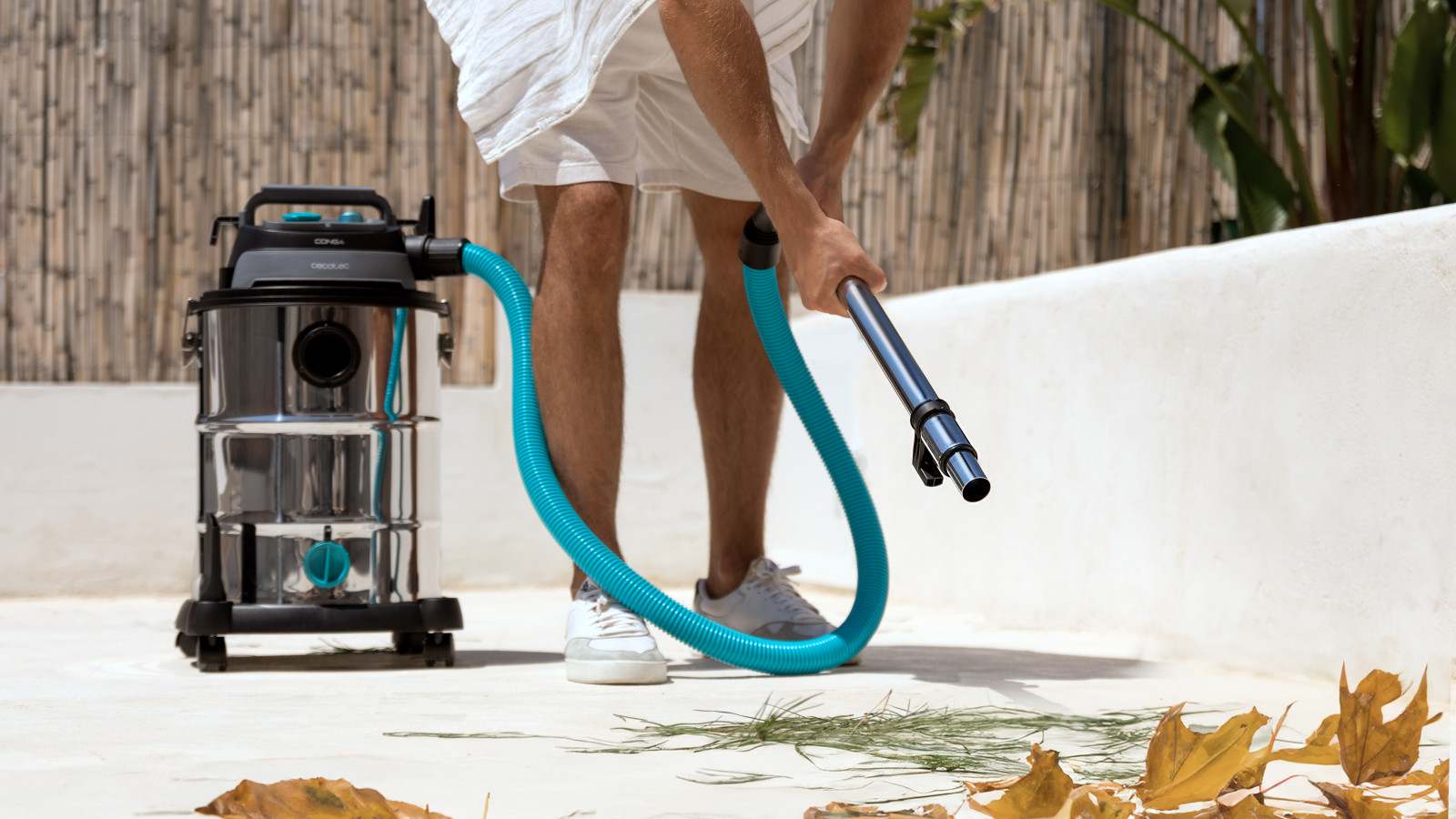 Apto para todo tipo de superficies gracias a sus 3 accesorios para adaptarse a cualquier circunstancia de limpieza.