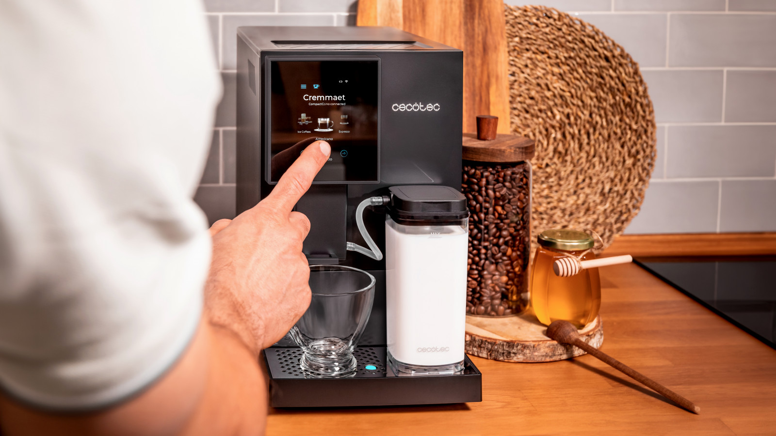 Bomba de presión de 19 bares para conseguir la mejor crema y el máximo aroma en cada café.