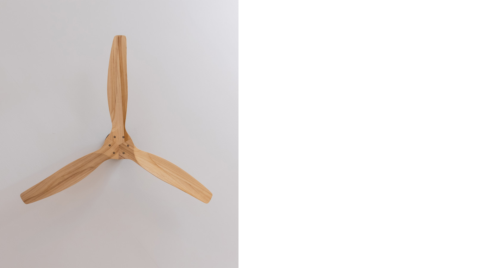 Protección IP44: perfecto para su uso en exteriores, el ventilador posee una certificación IP44 que muestra su gran protección por lo que se puede utilizar tanto en exteriores como en interiores.