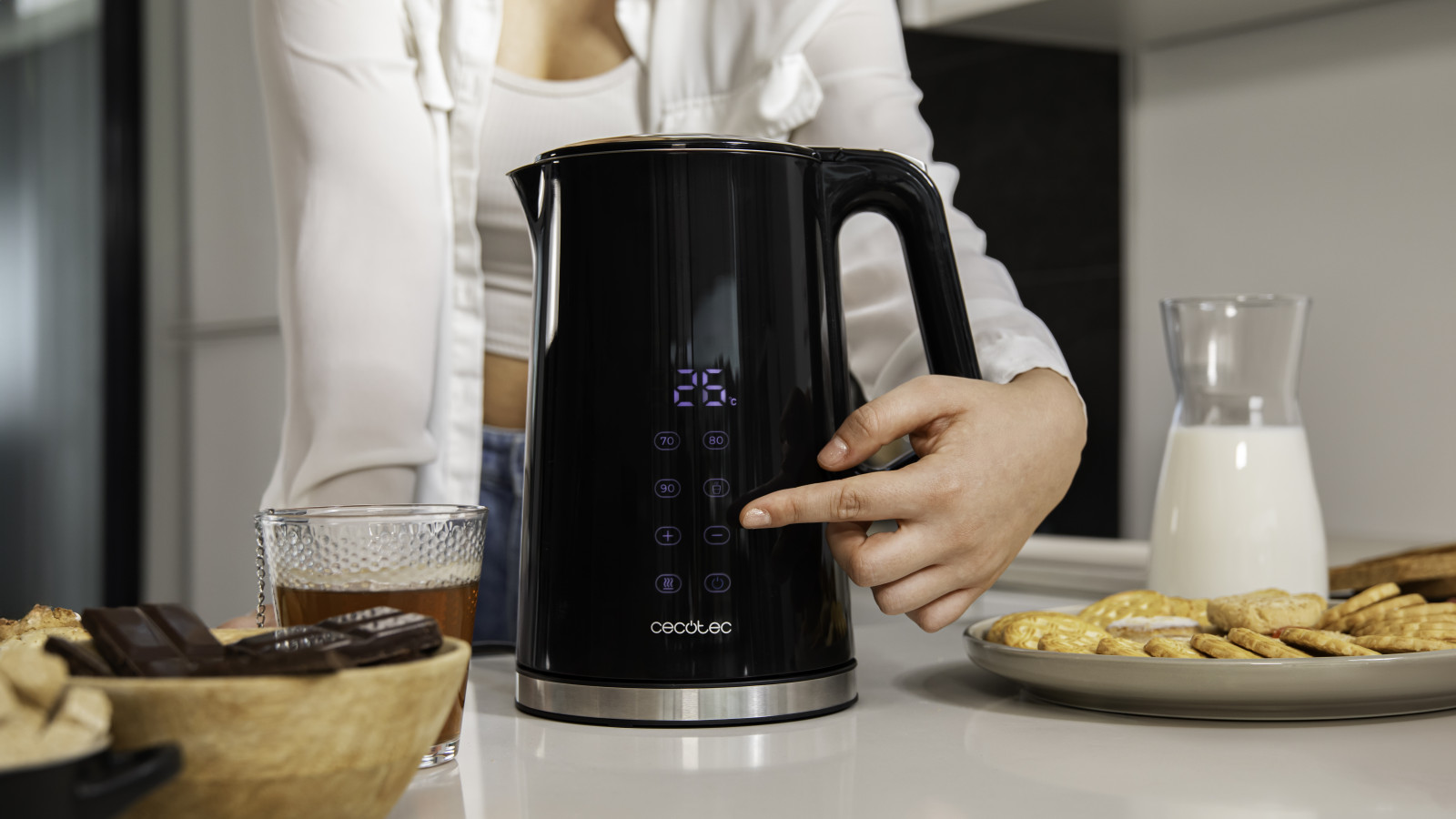 Acero inoxidable en el interior y plástico en el exterior de máxima calidad óptimos para el uso alimentario.