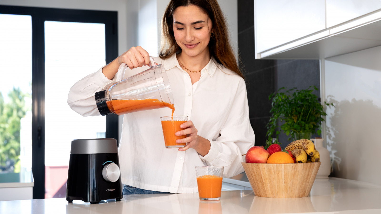 Función Pulse: tritura y pulveriza a máxima velocidad hasta los alimentos más duros.