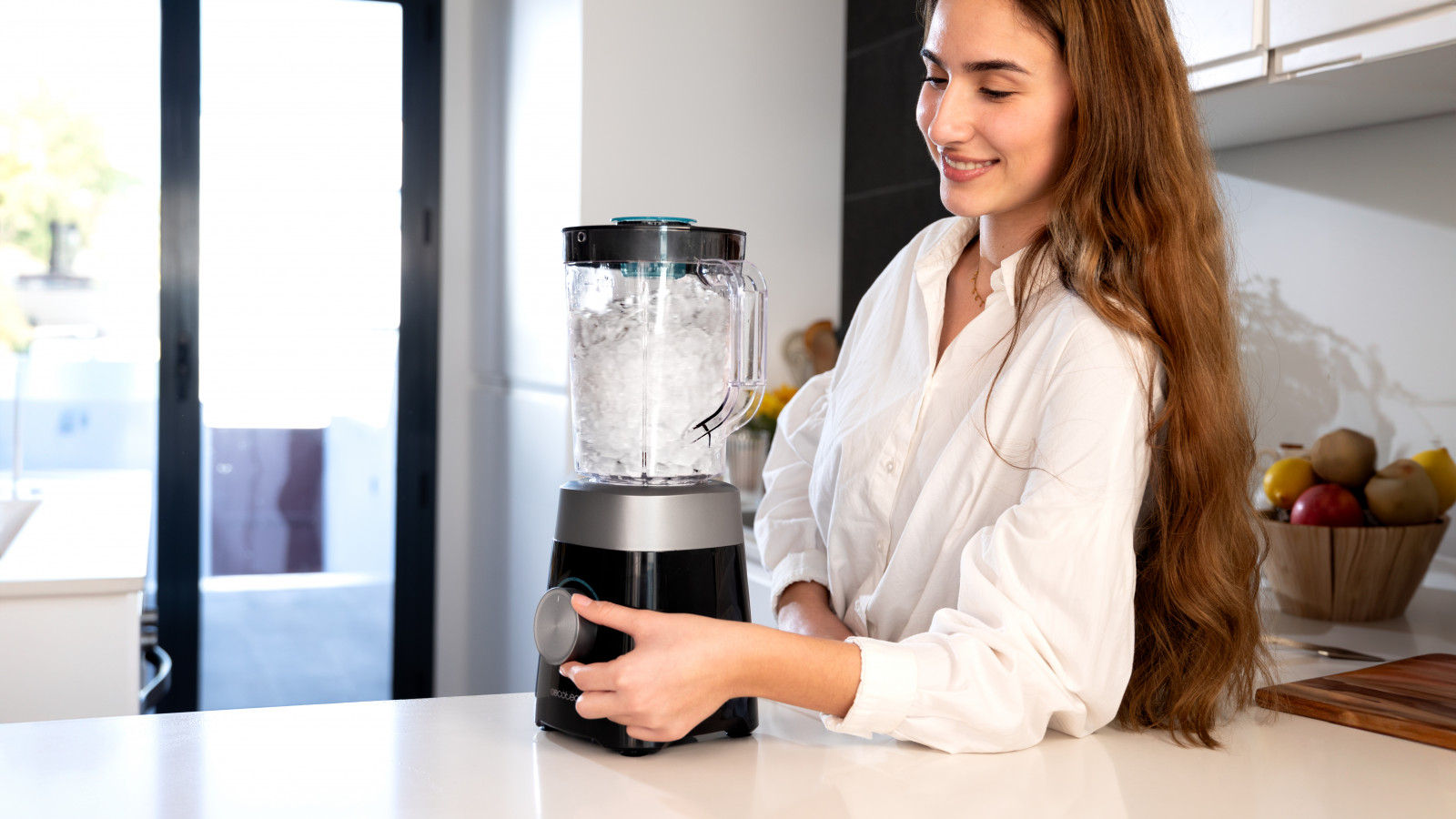 Jarra de gran capacidad: disfruta de mezclas para toda la familia gracias a su capacidad de 1,5 L.