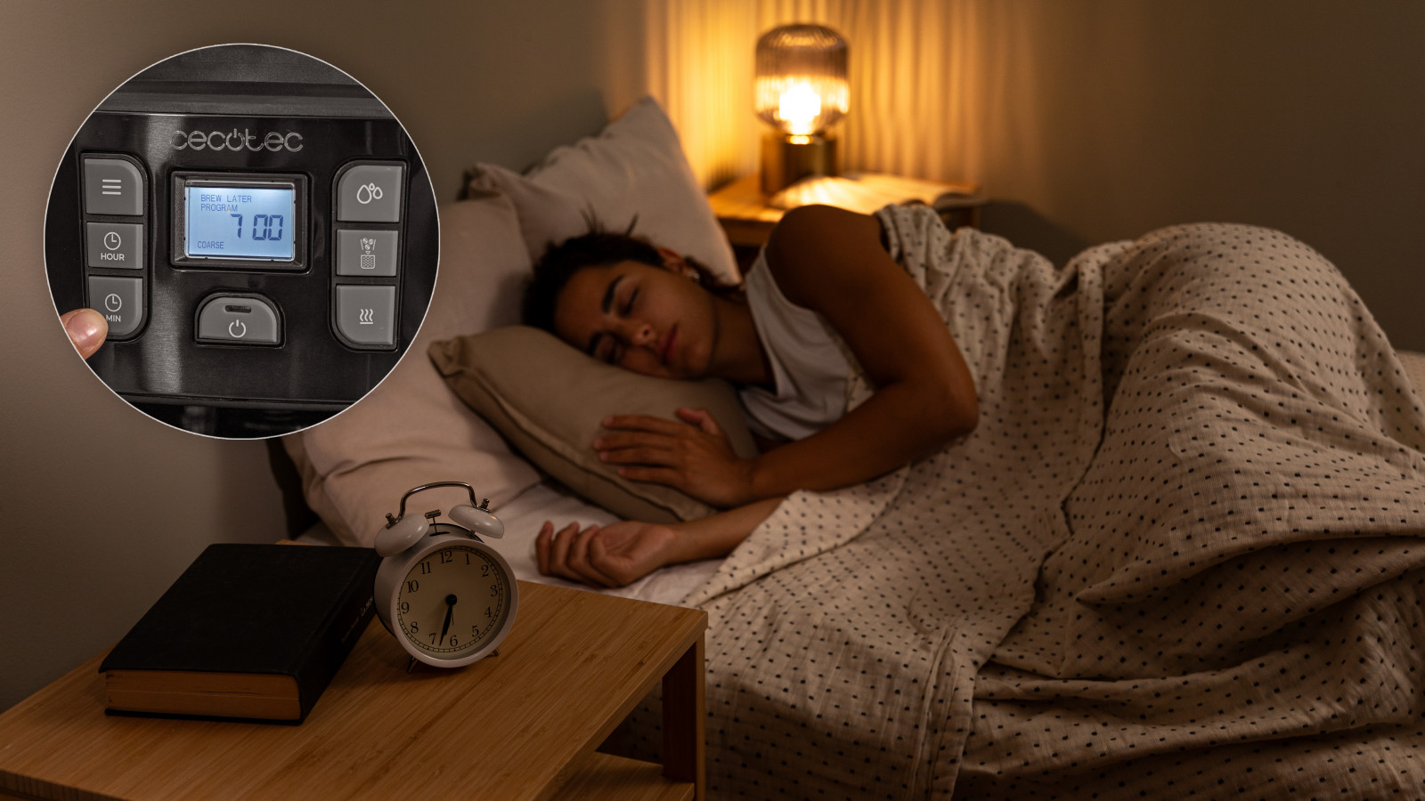 Programable: la cafetera es programable durante 24 horas para preparar el café automáticamente a la hora deseada.