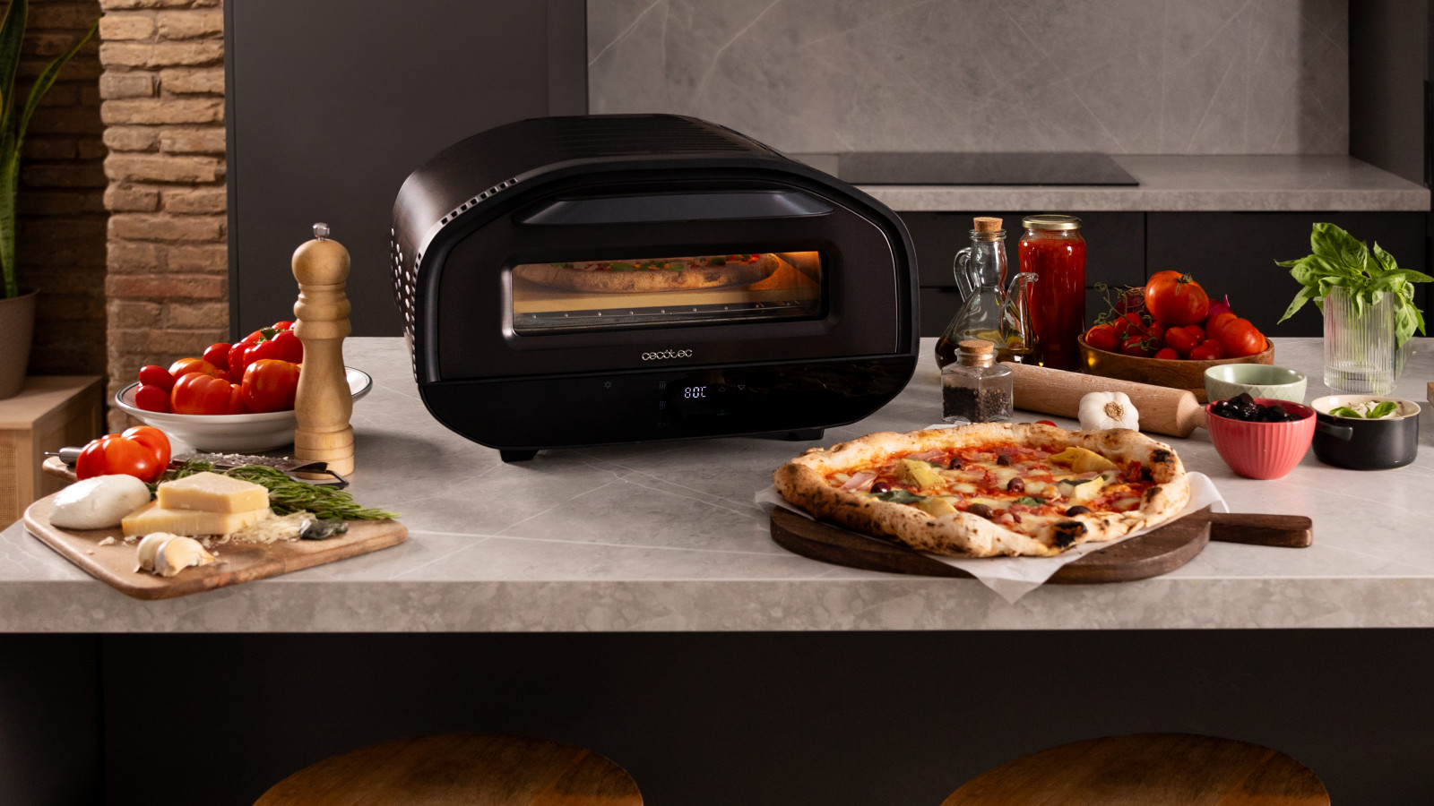 Horno eléctrico con ventana para pizzas con una potencia de 1700 W para preparar pizzas auténticas y con panel totalmente de acero revertido.