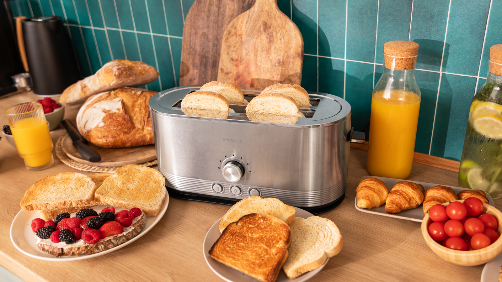 El diseño con acabados en acero inoxidable no solo agrega un toque de estilo moderno a la cocina, sino que también garantiza durabilidad a largo plazo, brindando una apariencia elegante y resistente.