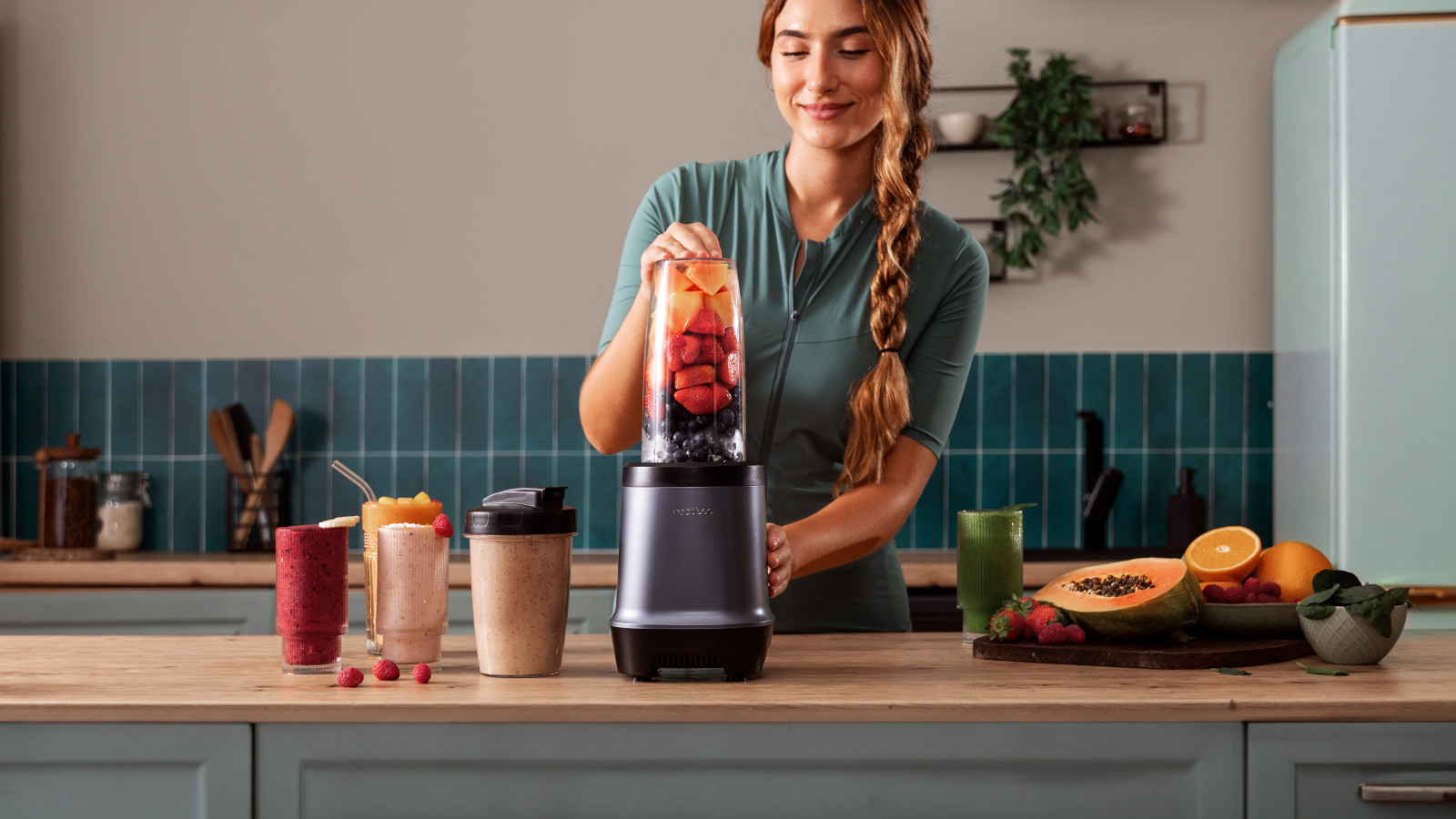 Batidora nutriblender de 1000 W de potencia, apta para hacer Smoothies, Batidos y Zumos.