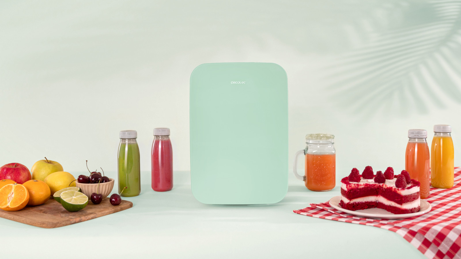 Lleva lo importante contigo: diseño compacto con 6 L de capacidad para almacenar tus alimentos y bebidas favoritas, manteniéndolos siempre a la temperatura ideal.