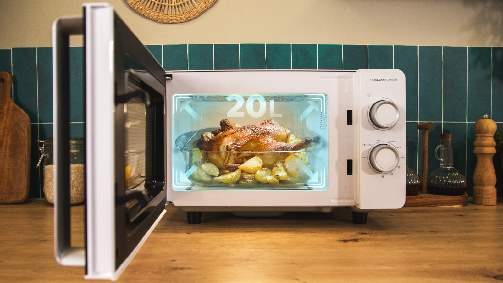 Dora tus platos. Microondas con Grill de 800W con resistencias halógenas aporta un toque dorado y crujiente a tus platos favoritos.