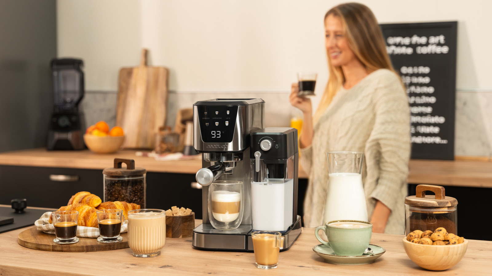 Cafetera semiautomática apta para café molido, con 20 bares y thermoblock.